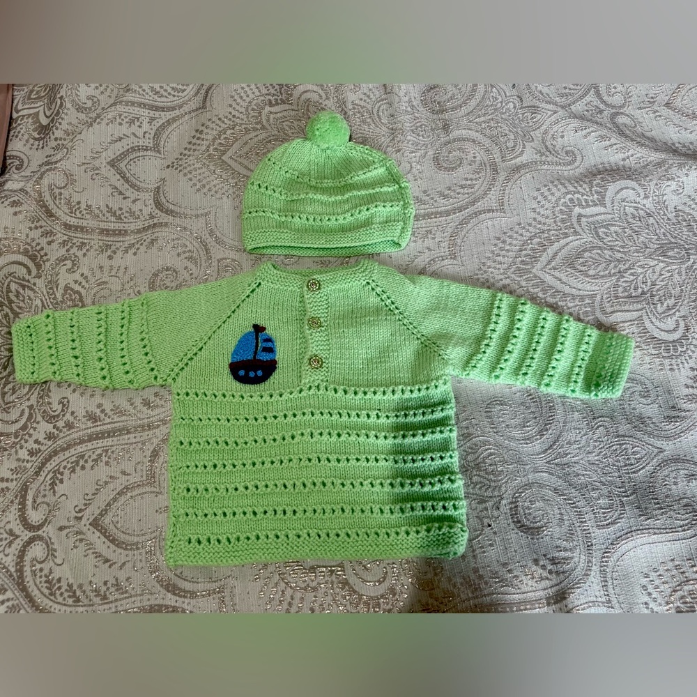 Woven sweater with hat